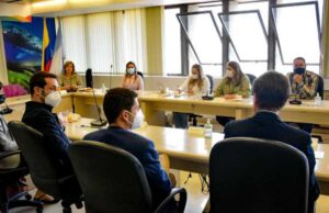 En su proceso de internacionalización, Gobierno del Valle conoce modelo español para producción en granjas