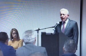Uribe se culpa por la pérdida de curules del Centro Democrático en las legislativas