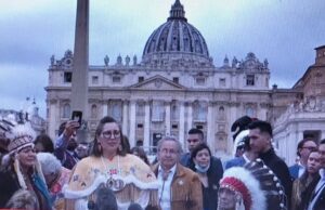 Indígenas pidieron al papa que visité Canadá para pedir perdón por los abusos