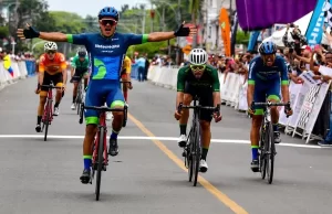 Ciclista panameño ganó la primera etapa de la Vuelta al Valle Oro Puro 2022