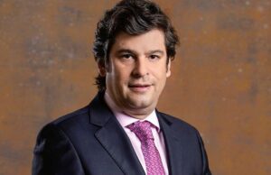 LA IRREVERENTE POLÍTICA – Por: Gastón Bauta Gaudaza.