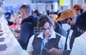 Jueza revoca la orden de usar mascarillas en el transporte público de EE.UU.