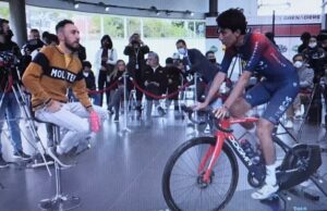 Egan Bernal vuelve a la bicicleta aunque es cauto sobre competir en 2022