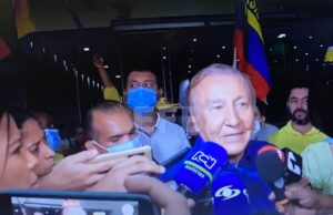 Rodolfo Hernández dice que «hay que sacar a patadas a políticos ladrones» de Colombia