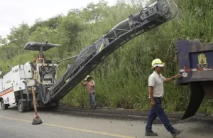Con obras de mantenimiento mejoran la movilidad, en el corredor Sevilla-Caicedonia