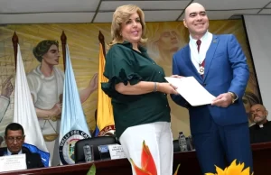 Gobernación del Valle exalta con la Orden al Mérito Vallecaucano al rector de la Universidad Santiago de Cali