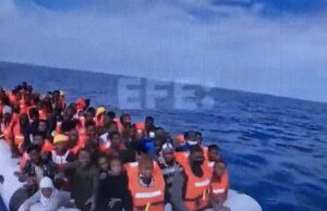 El barco de Médicos sin Fronteras rescata a 200 migrantes en el Mediterráneo