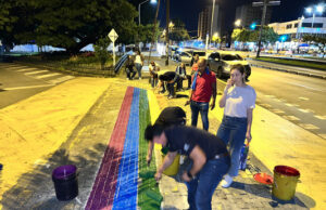 8 pasos peatonales engalanan la ciudad en el Día Internacional del Orgullo LGBTIQ+