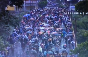 Caravana gigantesca: Más de 15.000 migrantes parten hacia EE.UU