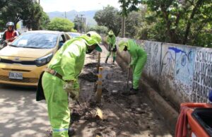 Continúan labores de limpieza en zonas afectadas por emergencia invernal