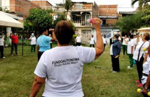 En comedores comunitarios, los adultos mayores reciben asistencia integral