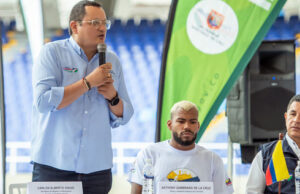 Ánthony Zambrano presentó medallas del Mundial de Atletismo Sub20 de Cali