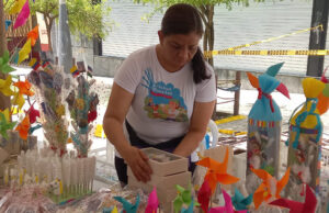 Magia y tradición del azúcar hacen que las macetas ‘florezcan’
