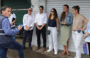 Representantes de la Agencia Francesa de Desarrollo visitaron la galería Santa Elena