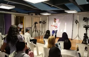 Jóvenes emprendedores se capacitan en comunicación y manejo de redes