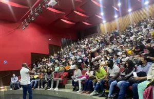Amplia participación de comunidad NARP en capacitación para acceder a becas de seguridad
