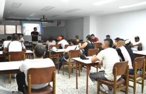 Continúa el proceso de capacitación con los gremios de carretilleros y herreros