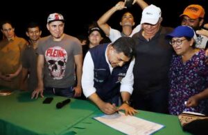 Comerciantes informales de Cristo Rey firmaron pacto por la gobernanza