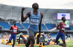 Récord de campeonato para Tebogo y una serie de récords nacionales, mientras comienza la acción en Cali