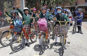 Los estudiantes del sistema oficial se alistan para pedalear