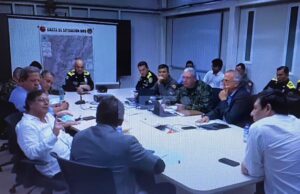 Petro llegó hasta el lugar de la emboscada que dejó 8 policías muertos