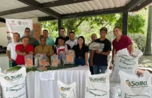Gobierno del Valle continuará apoyo a familias rurales del Gran Mercado Campesino