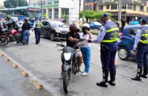 Más de mil comparendos por invasión a carriles
