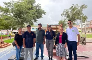 Familias campesinas de Bolívar y Riofrío recibieron estufas ecoeficientes para continuar con la conservación de cuencas hídricas