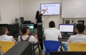 Docentes y estudiantes de la I.E. Técnica Agropecuaria de Toro, protagonistas del piloto IoT en el Valle del Cauca