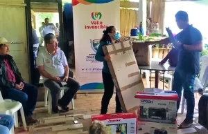 Con entrega de implementos a comunidades, la Gobernación impulsa la Paz Urbana en el departamento