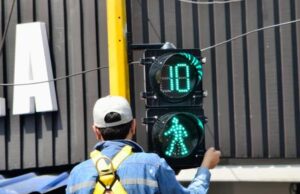 Se instalan 130 dispositivos sonoros en cruces semafóricos peatonales de Cali