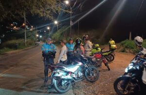 Movilidad realiza operativo a ‘piques ilegales’ en el kilómetro 18 de la vía al mar