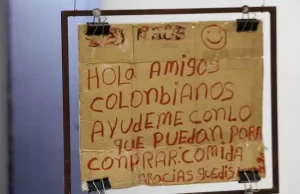 ‘Dios bendiga su hambre’, la exposición de Jorge Idárraga basada en la necesidad humana