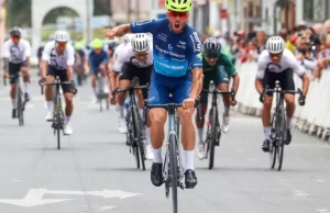El ciclista vallecaucano Cristián Tamayo ganó en casa la primera etapa de la Vuelta a Valle