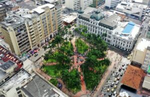 Renuevan adoquines en la reapertura de la Plaza de Cayzedo