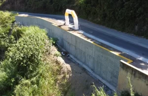 Con nuevo muro de contención, habitantes y productores de Ansermanuevo, Argelia y El Cairo tienen garantizada su movilidad