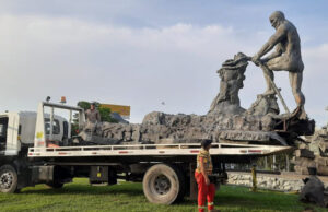 Retiran Monumento a la Solidaridad para adelantar su restauración