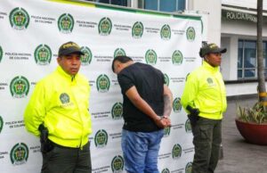 Capturado falso guarda de tránsito que extorsionaba a los conductores en Cali