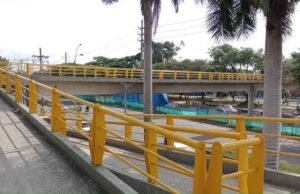 Embellecen puentes peatonales de la comuna 5 en Cali