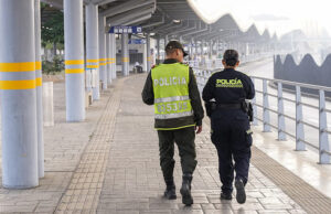 Caleños valoran de manera positiva presencia de la Policía en las estaciones del MIO