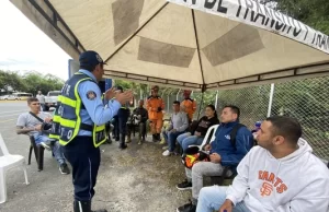 Campaña ‘Haz una pausa activa por tu vida’ sigue impactando conductores en las vías del Valle
