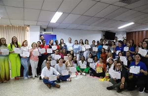 Nueva ‘medicina’ para pacientes hospitalizados, 58 caleños se suman como promotores de ‘La Lectura Cura’