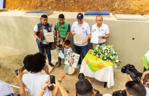 Gobernación del Valle acompañó en Buenaventura la instalación de sistemas de agua por parte de la CVC