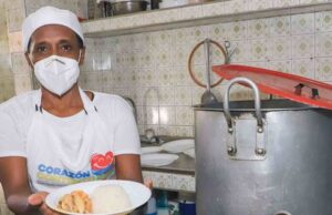 Uno de los Manyoma, se tomó con su sabor, uno de los comedores comunitarios en Cali