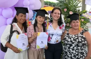 725 mujeres se graduaron de la Escuela ‘Emprende para la Equidad’