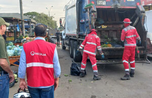 Vendedores de galería Santa Elena comprometidos con el manejo responsable de residuos