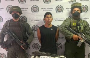 Toma de custodia: Arresto de un individuo con fusil