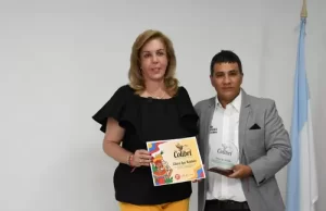 Premio Nacional Colibrí para la gobernadora Clara Luz Roldán por Gestión Turística