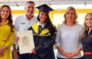 Jóvenes de Ginebra se graduaron como tecnólogos gracias al apoyo del Gobierno del Valle Invencible