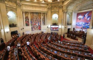 Avance limitado tan solo 5 artículos aprobados en reforma de salud esta semana
